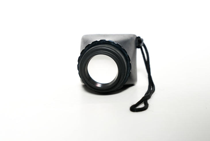 CP.3903 Pre-owned NAUTICAM LCD MAGNIFIER WITH DIOPTRIC ADJUSTMENT (25106)
